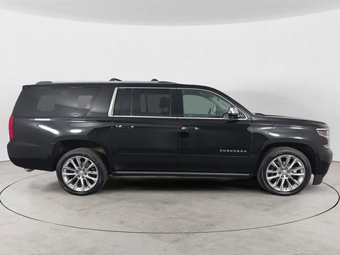 Used 2019 Chevrolet Suburban Premier w/ Premier Plus Edition AWD/4WD image 6