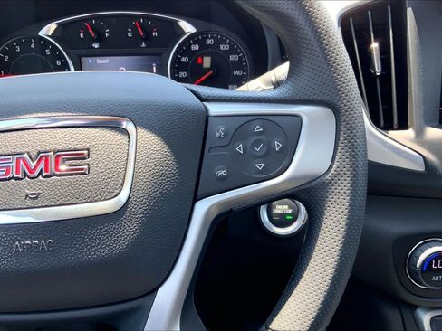 Used 2024 GMC Terrain SLE w/ Driver Convenience Package FWD image 25