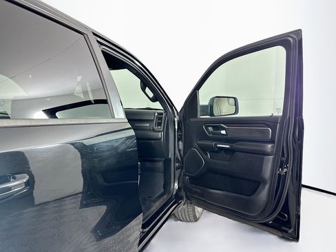 Used 2025 RAM 1500 Laramie image 32