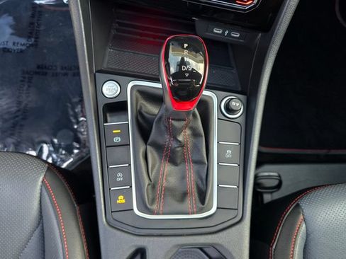 Used 2025 Volkswagen Jetta GLI Autobahn FWD image 16