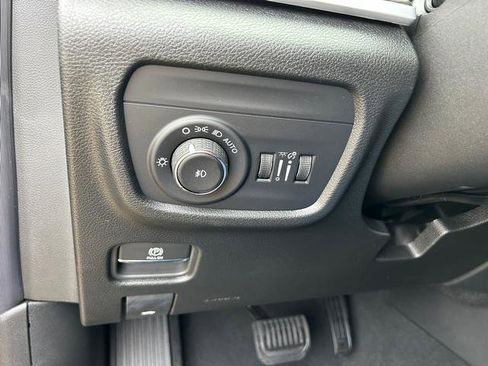 New 2025 Jeep Grand Cherokee Limited w/ Black Appearance Package image 18