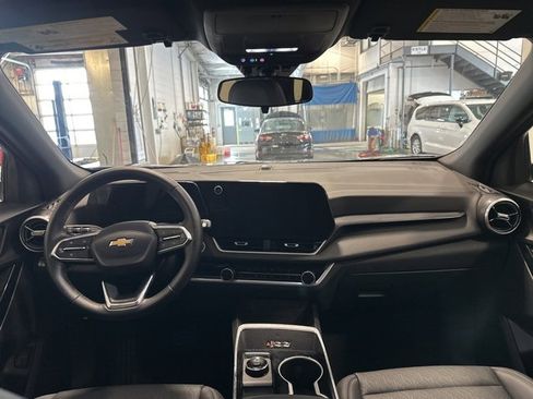 Used 2026 Chevrolet Equinox LT w/ Convenience Package II image 15