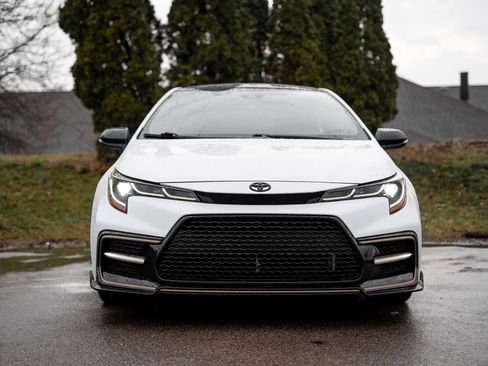 Used 2022 Toyota Corolla SE image 2