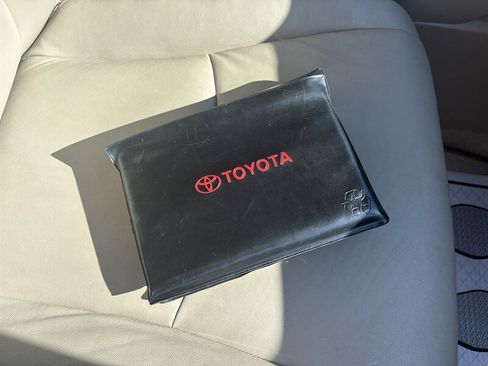 Used 2009 Toyota Highlander Limited FWD image 21