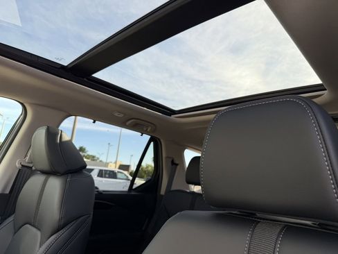 New 2025 Honda Pilot Touring image 18