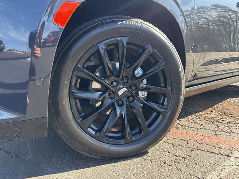 Used 2024 Cadillac Escalade Sport w/ LPO, ONYX Package image 2