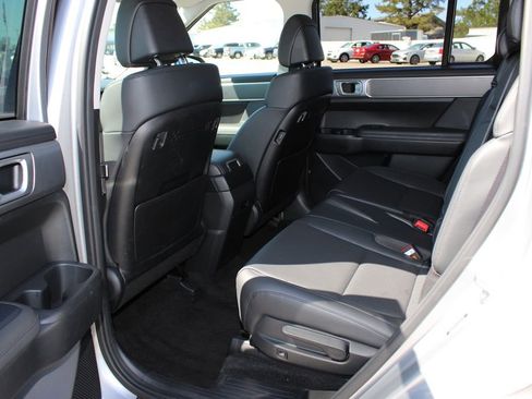 Used 2025 Hyundai Santa Fe SEL image 11