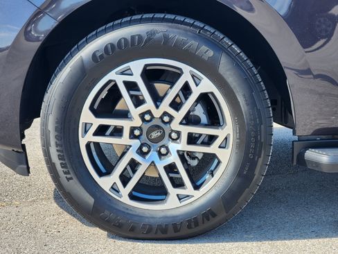 New 2026 Ford Expedition Active RWD image 8