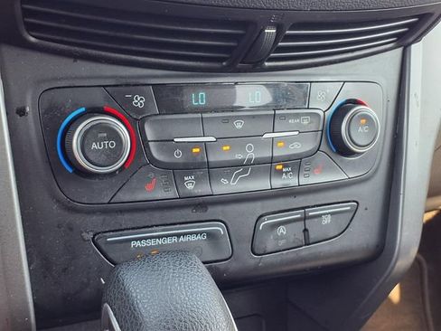 Used 2018 Ford Escape SE w/ Ford Safe & Smart Package FWD image 13