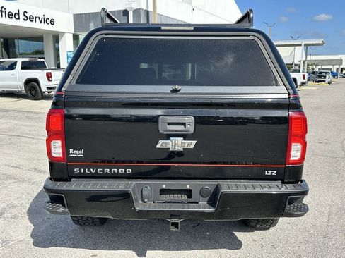 Used 2018 Chevrolet Silverado 1500 LTZ Z71 w/ Realtree Edition image 6