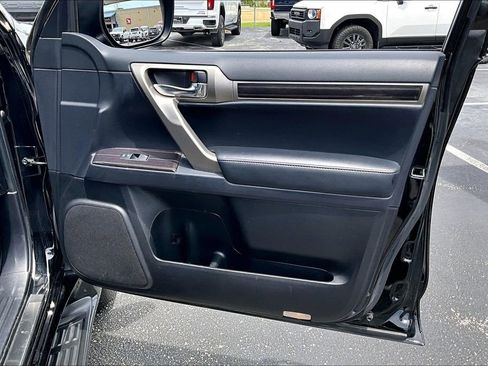 Used 2021 Lexus GX 460 Premium w/ Premium Package AWD/4WD image 26