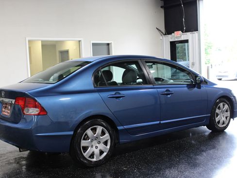 Used 2010 Honda Civic LX image 3