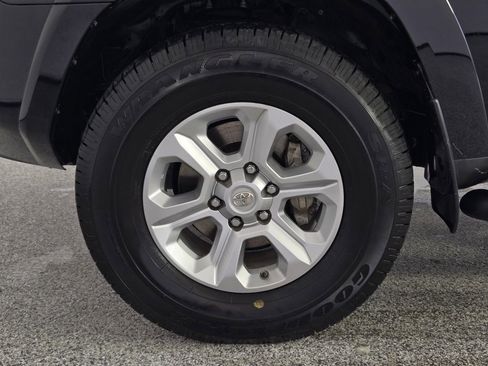 Used 2020 Toyota 4Runner SR5 Premium image 14