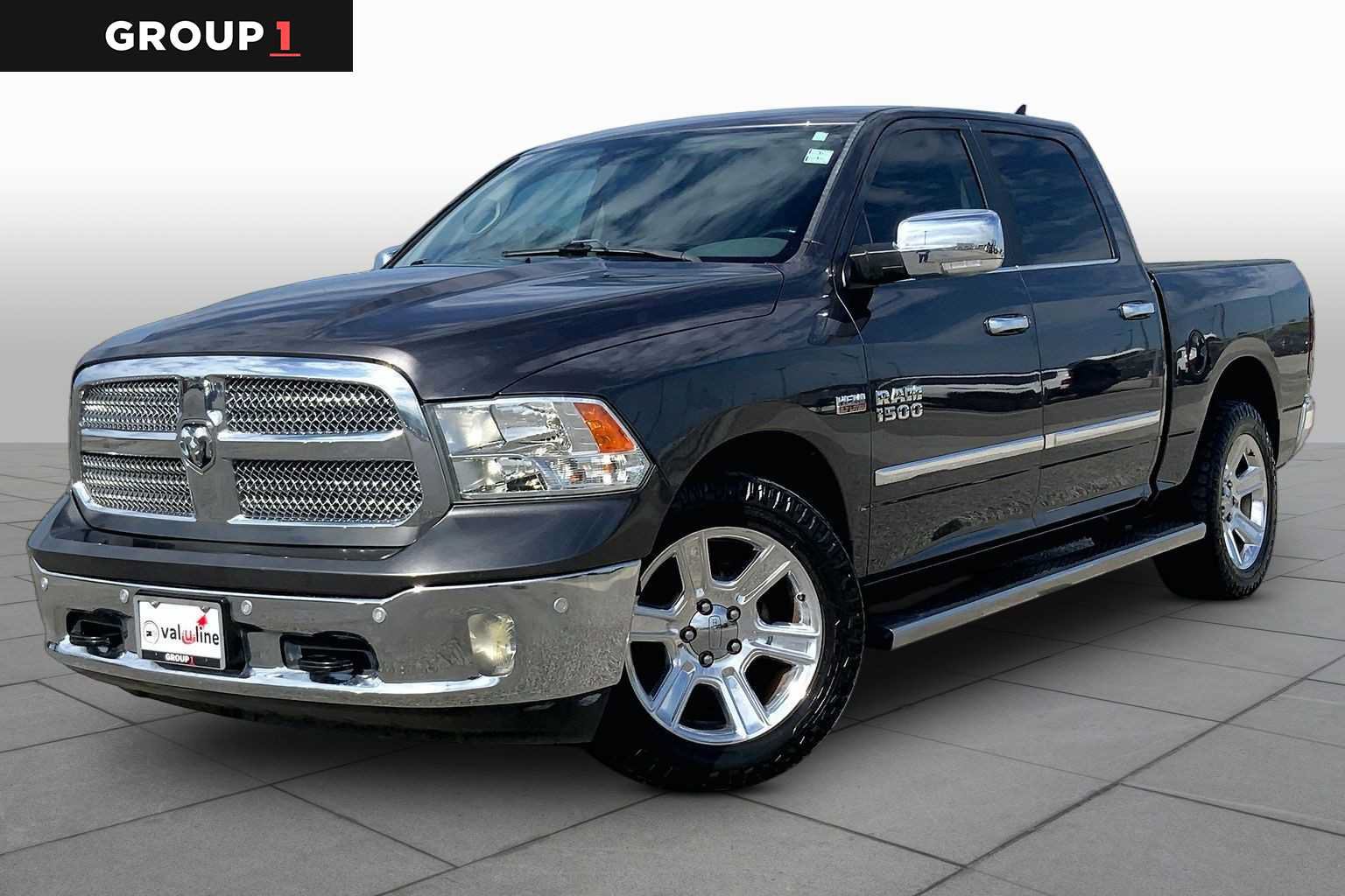 Used 2017 RAM 1500 SLT RWD image 1