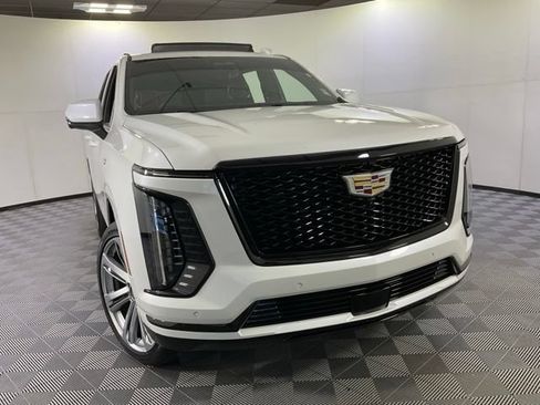 Used 2025 Cadillac Escalade Sport w/ Touring Package AWD/4WD image 8