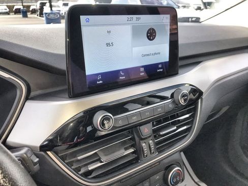 Used 2022 Ford Escape SE image 16