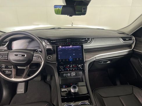 Certified 2023 Jeep Grand Cherokee Limited w/ Luxury Tech Group II image 26