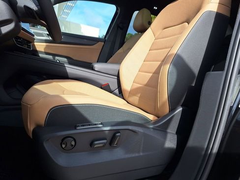 New 2026 Volkswagen Atlas Cross Sport SEL R-Line image 10