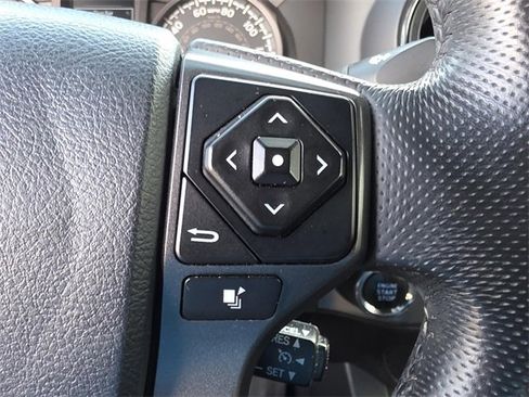 Used 2017 Toyota Tacoma TRD Off-Road image 22