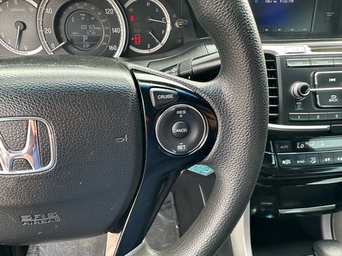 Used 2017 Honda Accord LX image 36