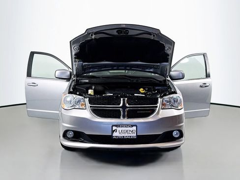 Used 2019 Dodge Grand Caravan SXT FWD image 11