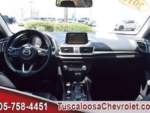 Used 2018 MAZDA MAZDA3 Touring FWD image 3