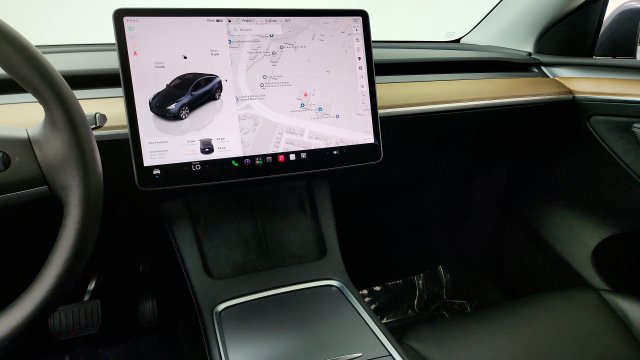 Used 2024 Tesla Model Y 2WD image 58