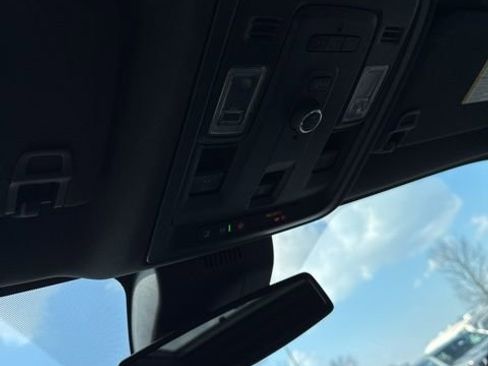 Used 2023 GMC Yukon SLT image 21