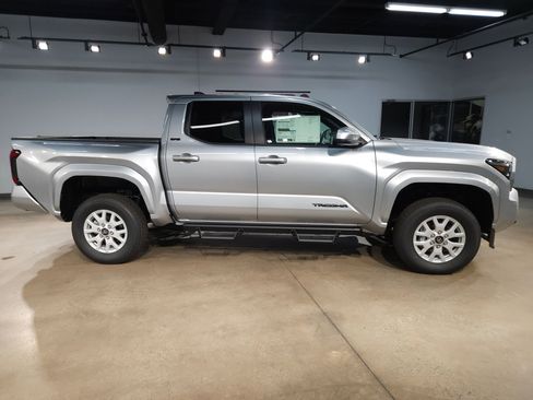 New 2026 Toyota Tacoma SR5 AWD/4WD image 8
