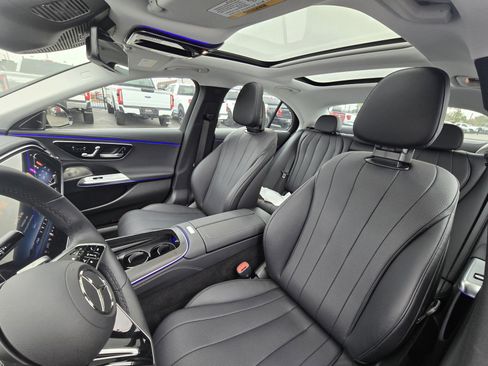 Used 2024 Mercedes-Benz E 350 4MATIC Sedan image 17