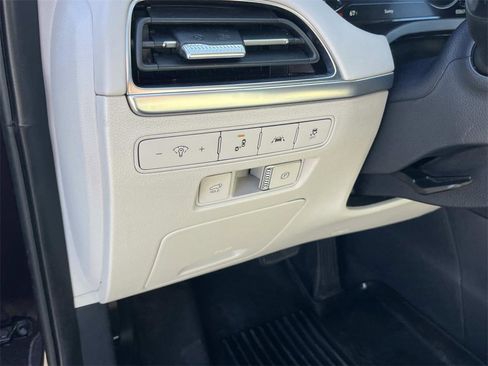 Used 2022 Hyundai Palisade Limited image 36