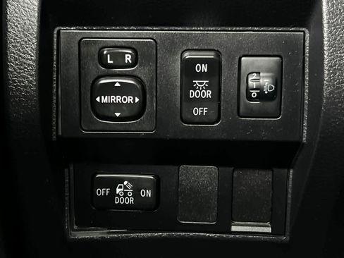 Used 2016 Toyota Tundra SR5 w/ TRD Off Road Package image 28