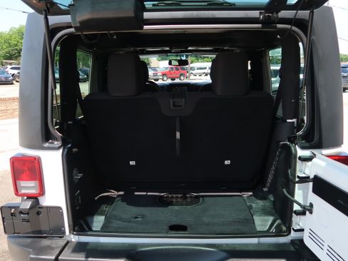 Used 2015 Jeep Wrangler Sport w/ Quick Order Package 24S AWD/4WD image 30