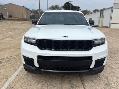 Used 2024 Jeep Grand Cherokee L Altitude AWD/4WD image 2
