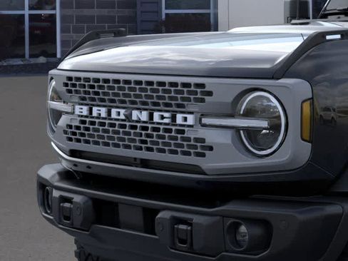 New 2026 Ford Bronco Badlands image 19