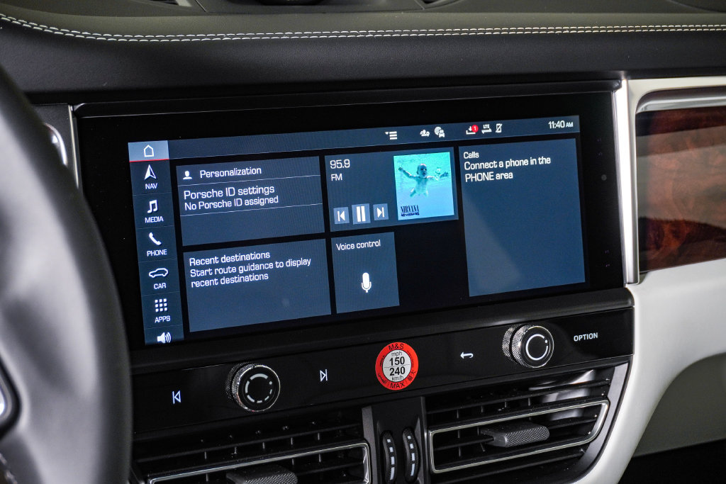 Certified 2026 Porsche Macan AWD/4WD image 22