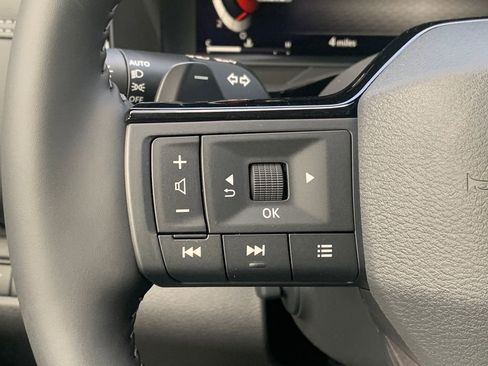 New 2026 Nissan Pathfinder Platinum AWD/4WD image 10