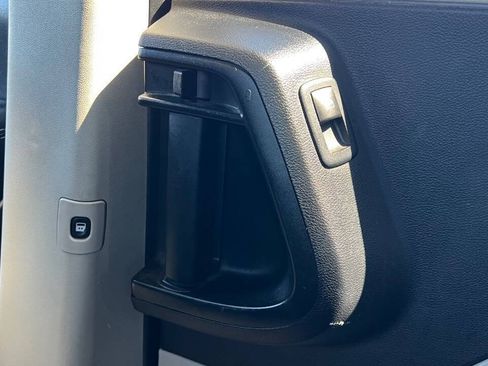 Used 2017 Dodge Grand Caravan SXT FWD image 28