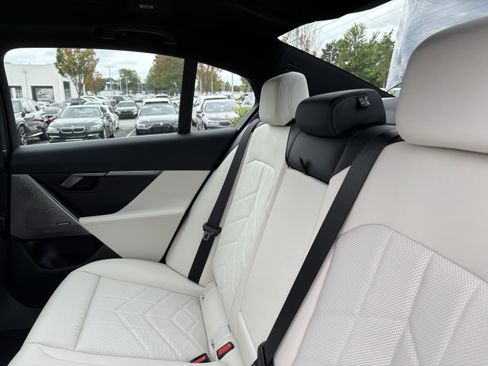 Used 2026 BMW 530i w/ Premium Package image 33