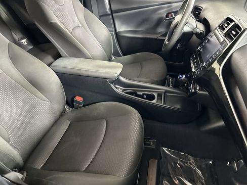 Used 2021 Toyota Prius LE image 26