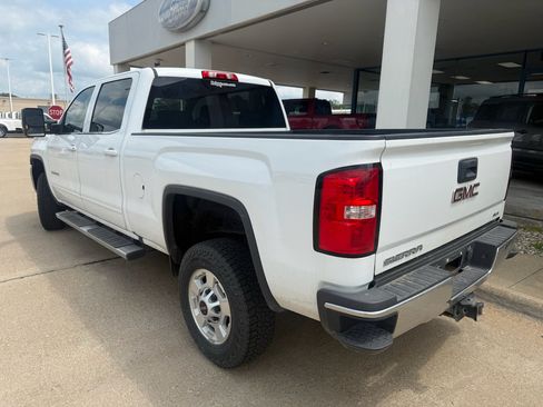 Used 2017 GMC Sierra 2500 SLE w/ HD SLE Preferred Plus Package AWD/4WD image 12