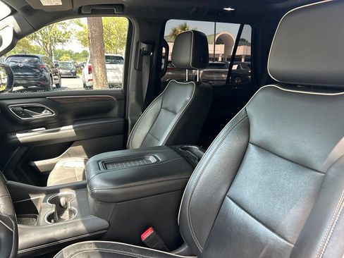 Used 2021 Chevrolet Tahoe Premier w/ Premium Package AWD/4WD image 9