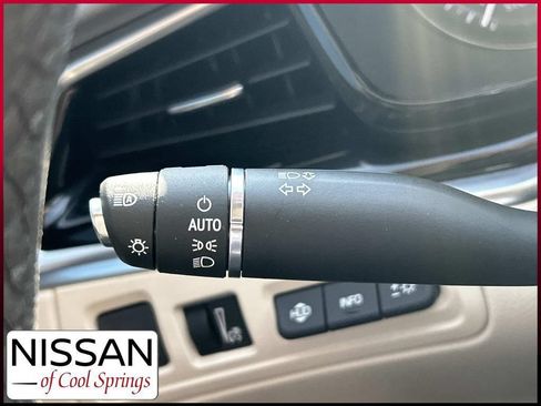 Used 2025 Cadillac XT6 Premium Luxury w/ Technology Package FWD image 33