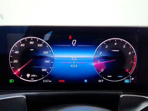 Certified 2025 Mercedes-Benz GLB 250 4MATIC w/ Exclusive Package image 12