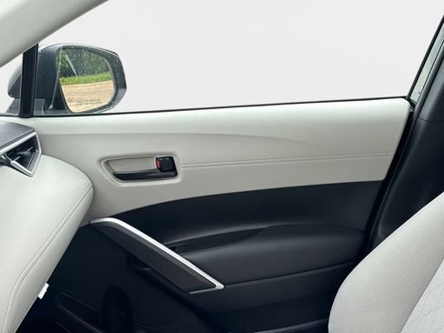 Used 2026 Toyota Corolla Cross L FWD image 19