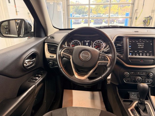 Used 2014 Jeep Cherokee Latitude FWD image 16