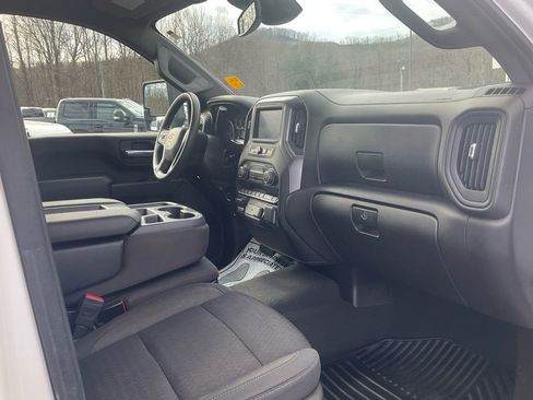 Used 2024 Chevrolet Silverado 2500 Custom w/ Custom Value Package image 11