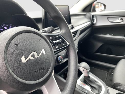 Used 2023 Kia Forte LXS w/ LXS Technology Package image 43