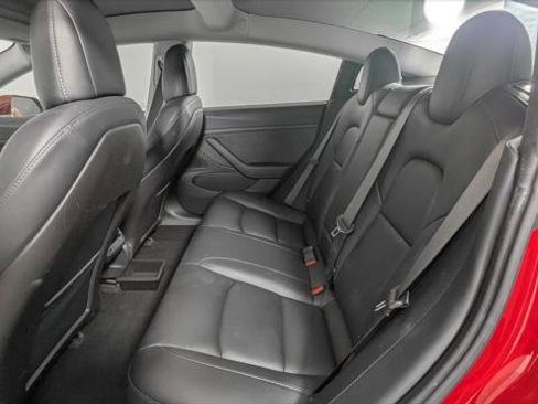 Used 2018 Tesla Model 3 Long Range image 17