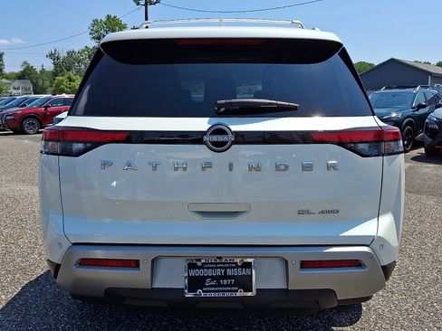 Certified 2024 Nissan Pathfinder SL AWD/4WD image 5